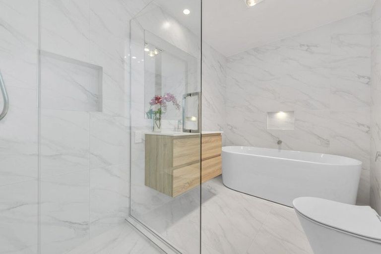 Photo of property in 213b Murphys Road, Flat Bush, Auckland, 2019