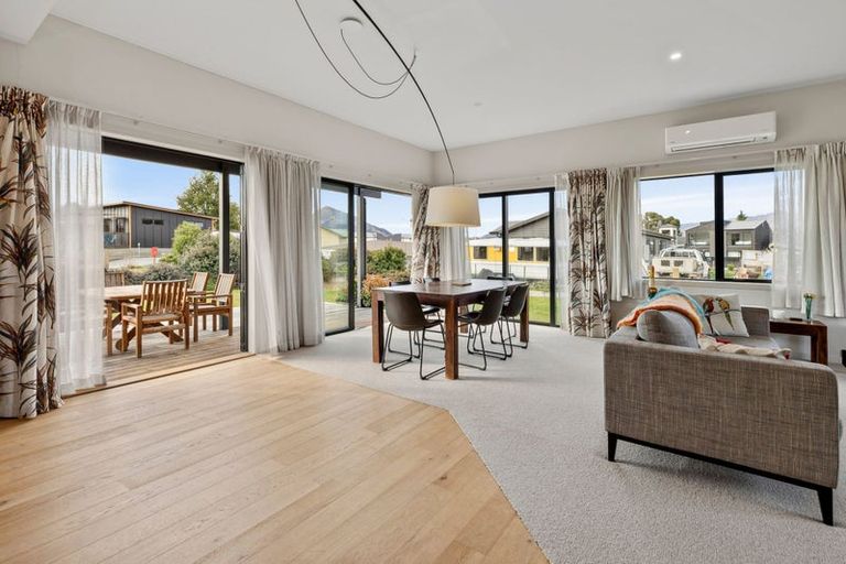 Photo of property in 8 Hebbard Court, Albert Town, Wanaka, 9305