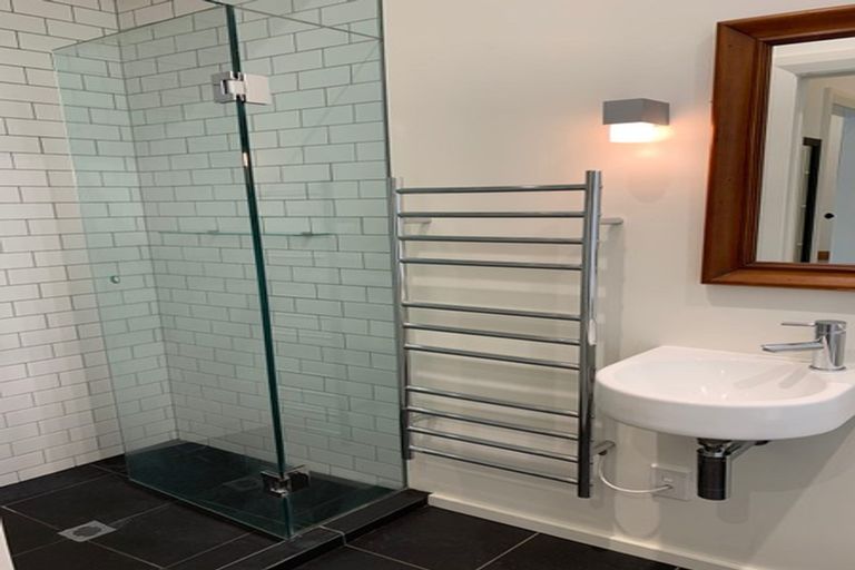 Photo of property in 21 Salamanca Road, Kelburn, Wellington, 6012