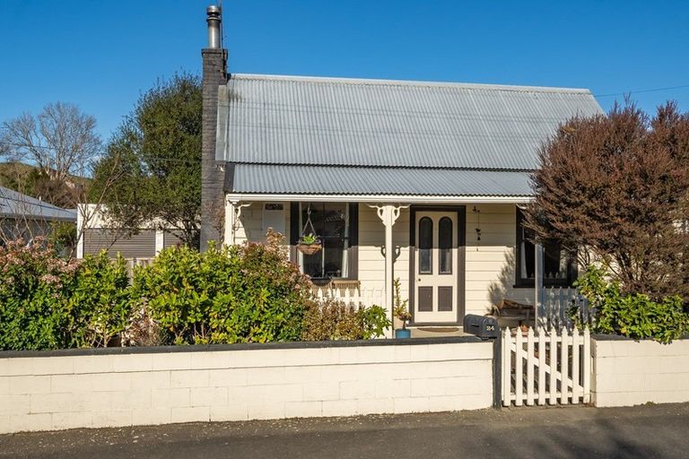 Photo of property in 24 Arrow Street, Wakefield, 7025