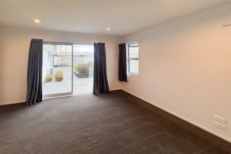 Photo of property in 20 Sequoia Way, Rangiora, 7400