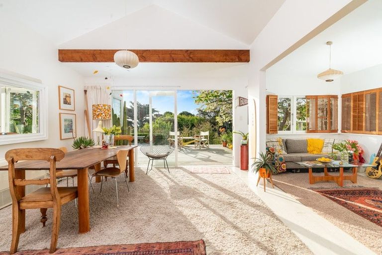 Photo of property in 121 Wellington Road, Paekakariki, 5034