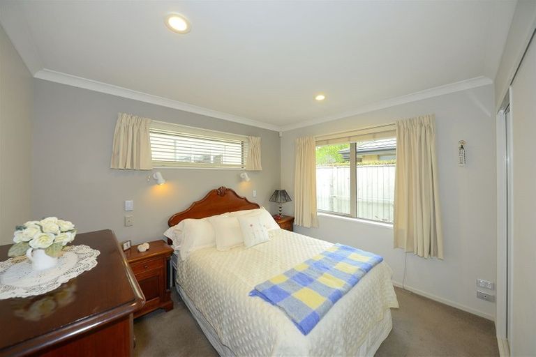Photo of property in 2 Newall Avenue, Bryndwr, Christchurch, 8052