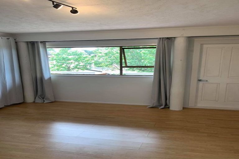 Photo of property in 45 Agincourt Street, Glenfield, Auckland, 0629