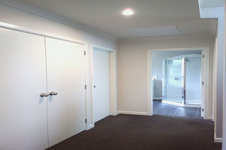 Photo of property in 52 Sheridan Terrace, Johnsonville, Wellington, 6037