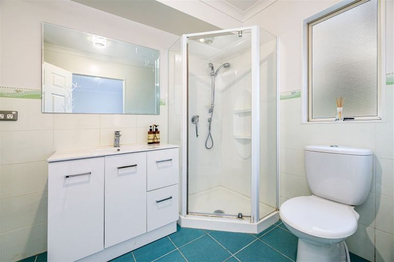 Photo of property in 23 Virginia Street, Henderson, Auckland, 0612