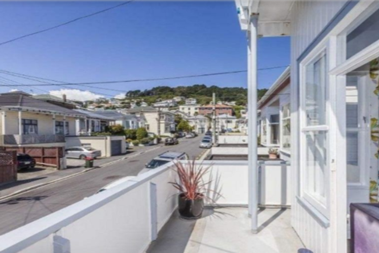 Photo of property in 4 Caroline Street, Mount Victoria, Wellington, 6011