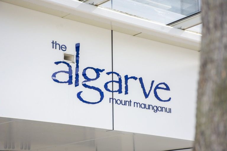 Photo of property in Algarve Apartments, 207/332 Maunganui Road, Mount Maunganui, 3116