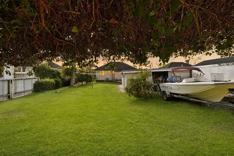 Photo of property in 6 Sare Crescent, Fairfield, Hamilton, 3214