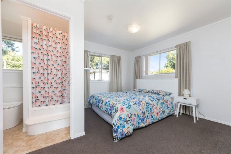 Photo of property in 74 Millbrook Road, Henderson, Auckland, 0612