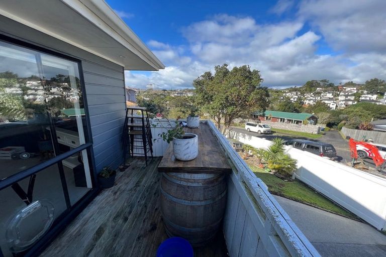 Photo of property in 1/3 Fernlea Rise, Bayview, Auckland, 0629