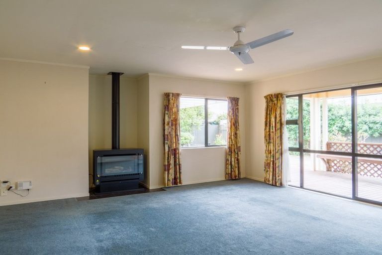 Photo of property in 7 Edgewater Grove, Whakatane, 3120