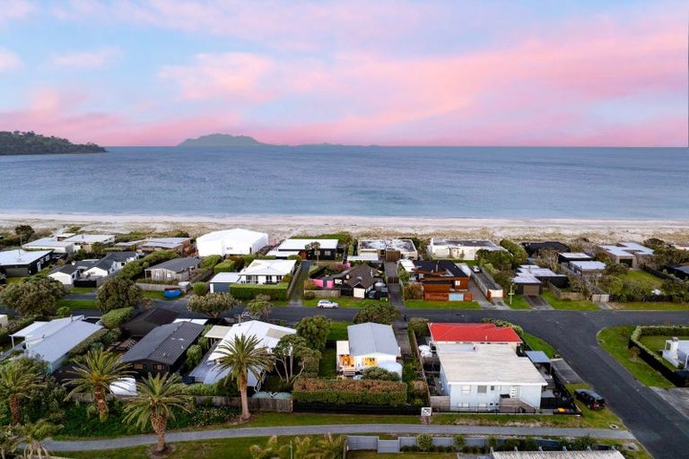 Photo of property in 3 The Southern Isle, Omaha, 0986