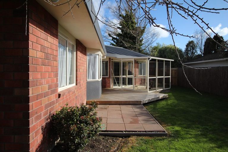 Photo of property in 9a Stewart Crescent, Hokowhitu, Palmerston North, 4410