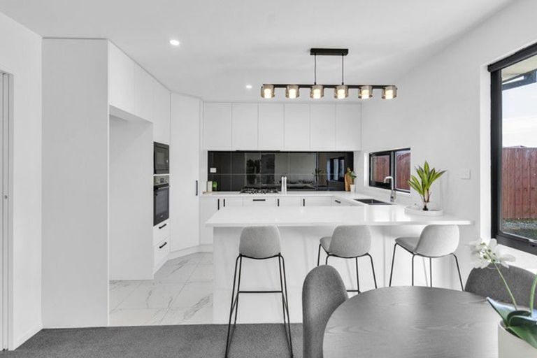 Photo of property in 6 Crosado Place, Rolleston, 7614