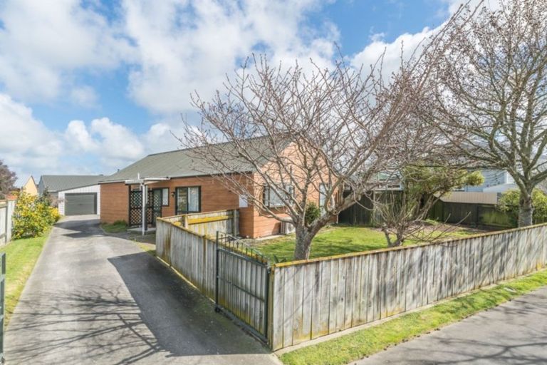 Photo of property in 27 Charles Cross Street, Longburn, Palmerston North, 4412