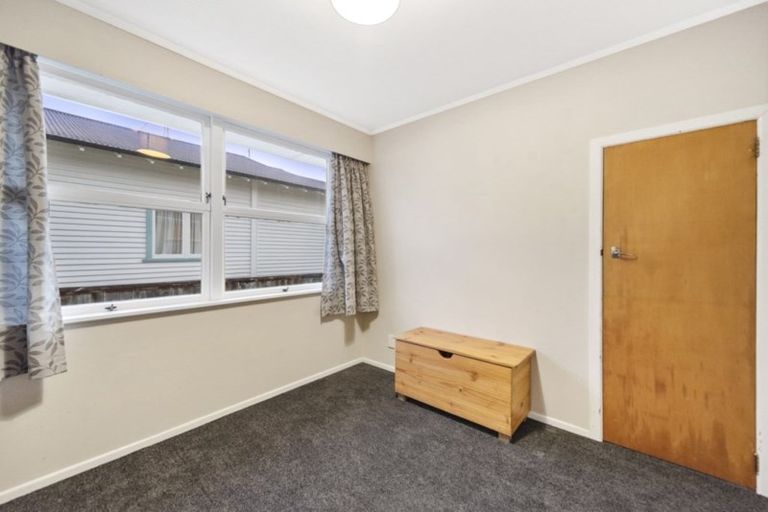 Photo of property in 18 Braid Road, St Andrews, Hamilton, 3200