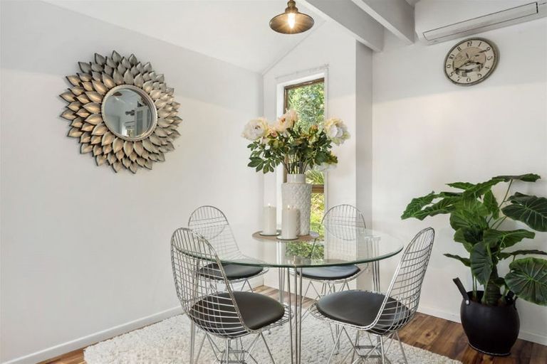 Photo of property in 2/1 Mulberry Place, Glenfield, Auckland, 0629