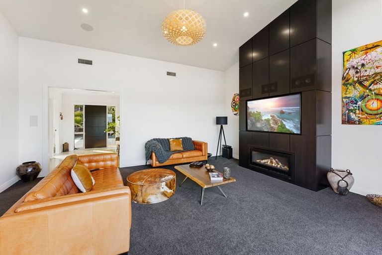 Photo of property in 36 Raukawa Road, Peka Peka, Waikanae, 5391