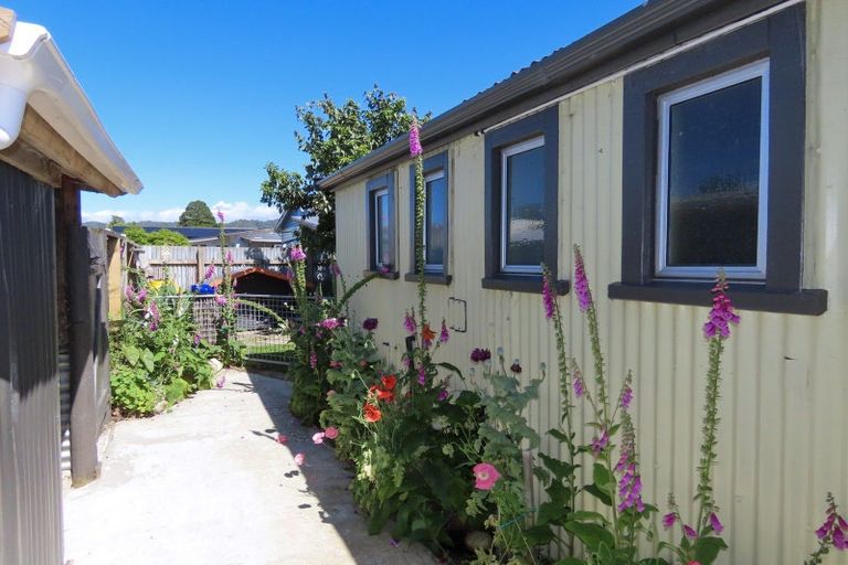 Photo of property in 69 Shiel Street, Reefton, 7830
