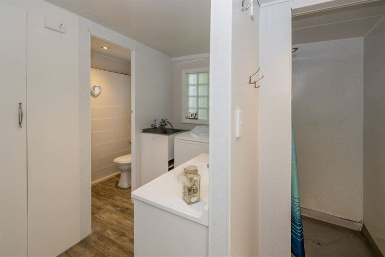 Photo of property in 35 Marine Parade South, Foxton Beach, Foxton, 4815