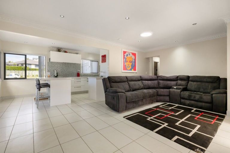 Photo of property in 242 Omokoroa Road, Omokoroa, 3114