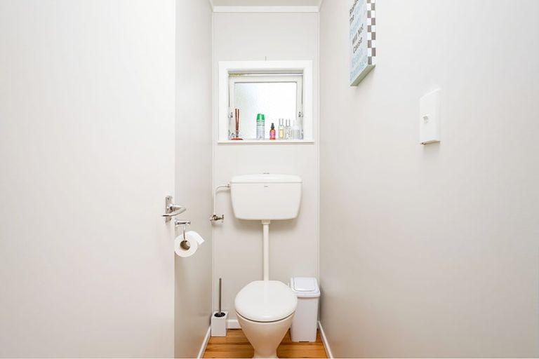 Photo of property in 5 Edgewood Way, Henderson, Auckland, 0612