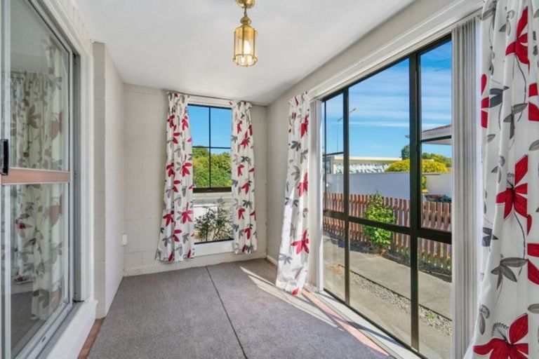 Photo of property in 1/220 Waimairi Road, Ilam, Christchurch, 8041