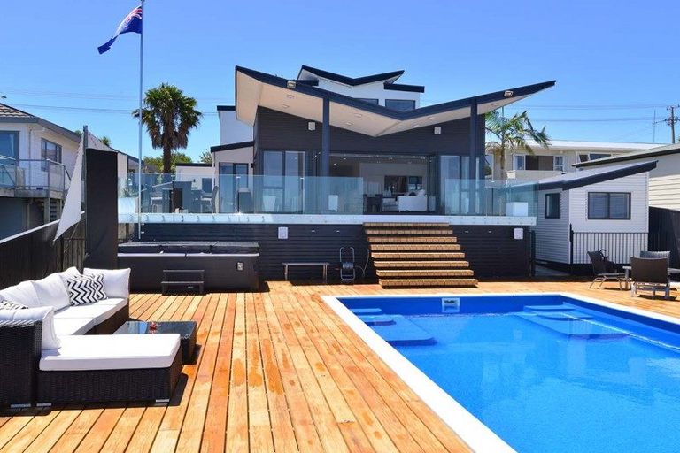 Photo of property in 803 Whangaparaoa Road, Manly, Whangaparaoa, 0930