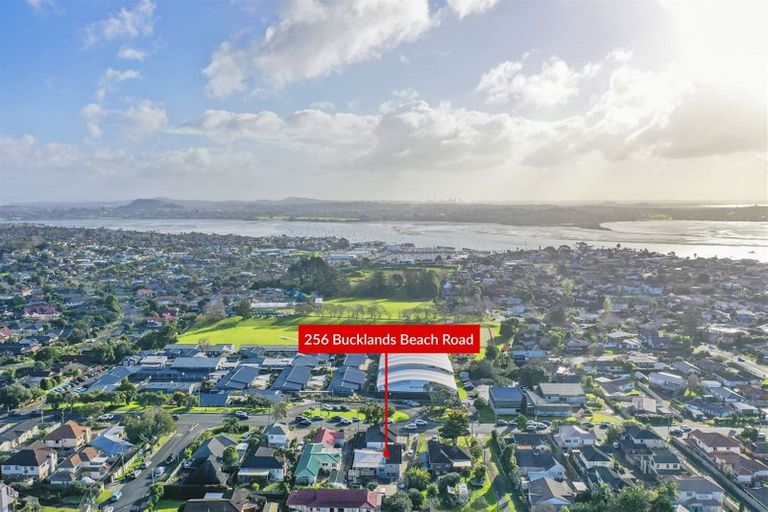 Photo of property in 256a Bucklands Beach Road, Bucklands Beach, Auckland, 2012