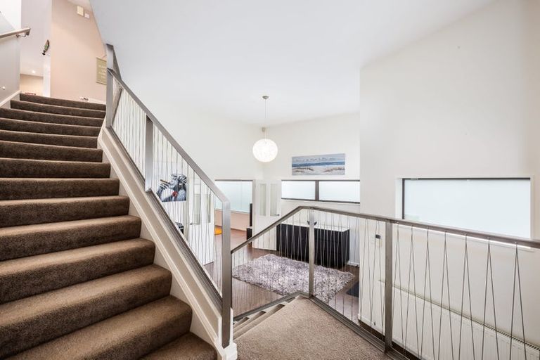 Photo of property in 4 Helm Place, Whitby, Porirua, 5024