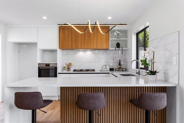 Photo of property in 16a Meadway, Sunnyhills, Auckland, 2010