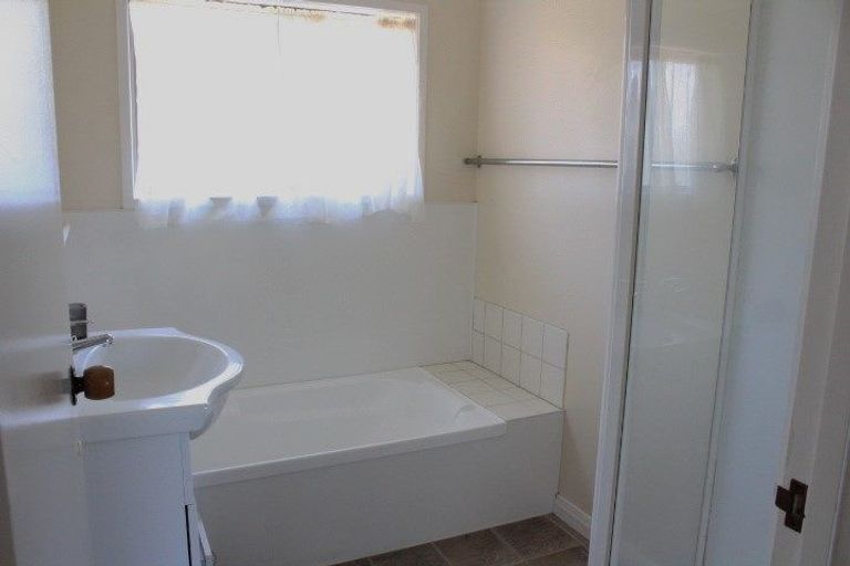 Photo of property in 30 Murvale Drive, Bucklands Beach, Auckland, 2014