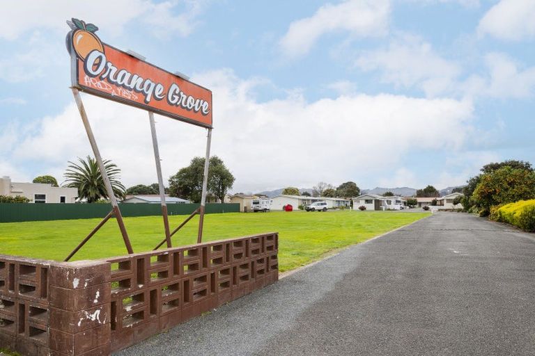 Photo of property in Orange Grove Flats, 2/549 Childers Road, Te Hapara, Gisborne, 4010
