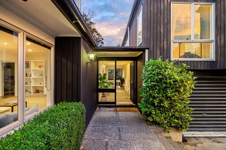 Photo of property in 1/10 Chevron Place, Ilam, Christchurch, 8041