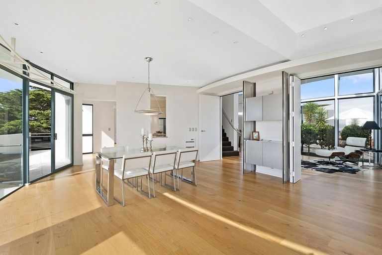 Photo of property in 142 Scarborough Road, Scarborough, Christchurch, 8081