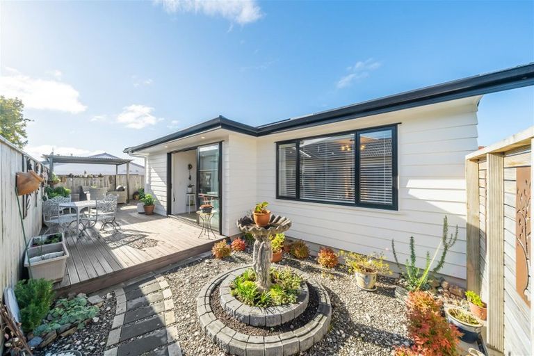 Photo of property in 11 Poulson Grove, Trentham, Upper Hutt, 5018
