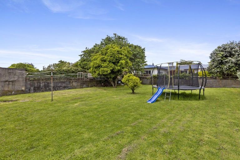 Photo of property in 14 Cowling Road, Hurdon, New Plymouth, 4310
