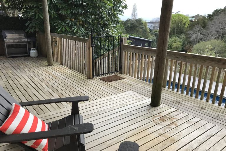 Photo of property in 44 Colmar Road, Mellons Bay, Auckland, 2014