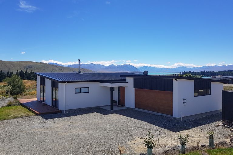 Photo of property in 20 Mistake Drive, Lake Tekapo, 7999