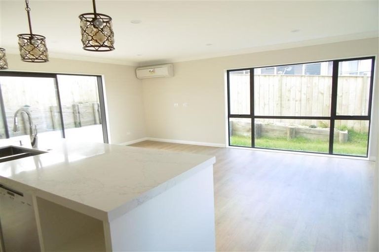 Photo of property in 39b Edgeworth Road, Glenfield, Auckland, 0629