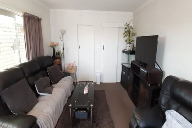 Photo of property in 2/245 Marine Parade, New Brighton, Christchurch, 8061