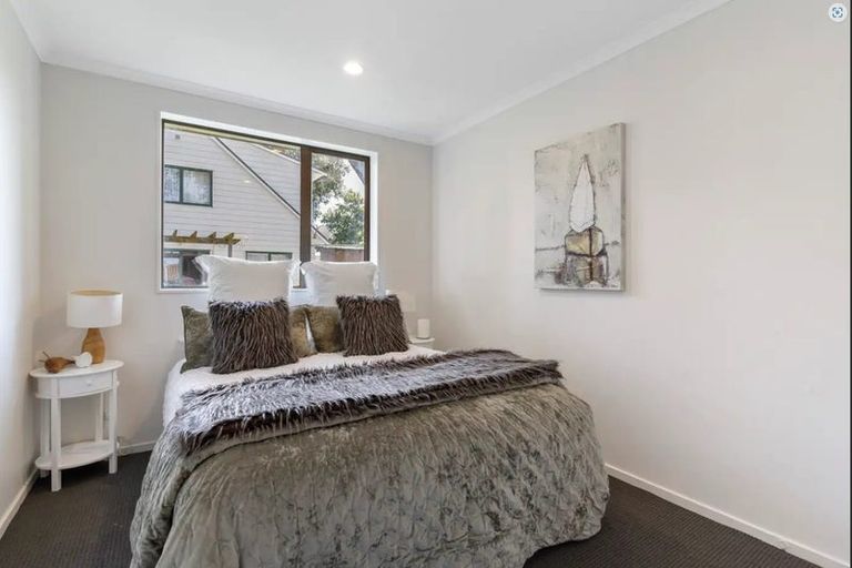 Photo of property in 23 Piriti Place, Weymouth, Auckland, 2103