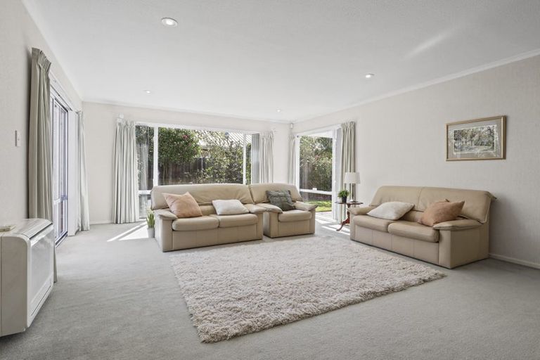 Photo of property in 4 Wardour Mews, Avonhead, Christchurch, 8042