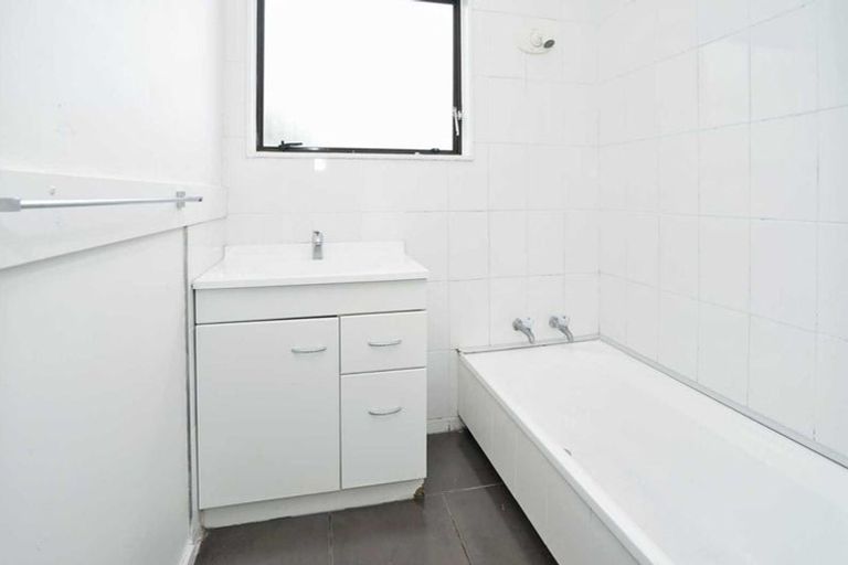 Photo of property in 129a Avalon Drive, Nawton, Hamilton, 3200