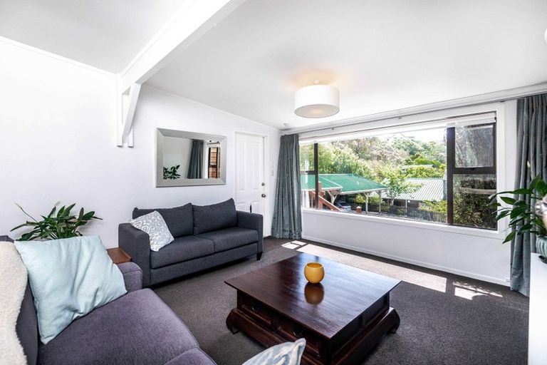 Photo of property in The Triangle, 10/33 Halswater Drive, Churton Park, Wellington, 6037