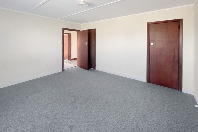 Photo of property in 5 Arawa Place, Castlecliff, Whanganui, 4501