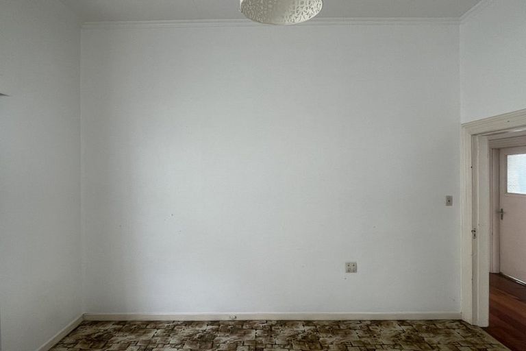 Photo of property in 19 Myrtle Crescent, Mount Cook, Wellington, 6021