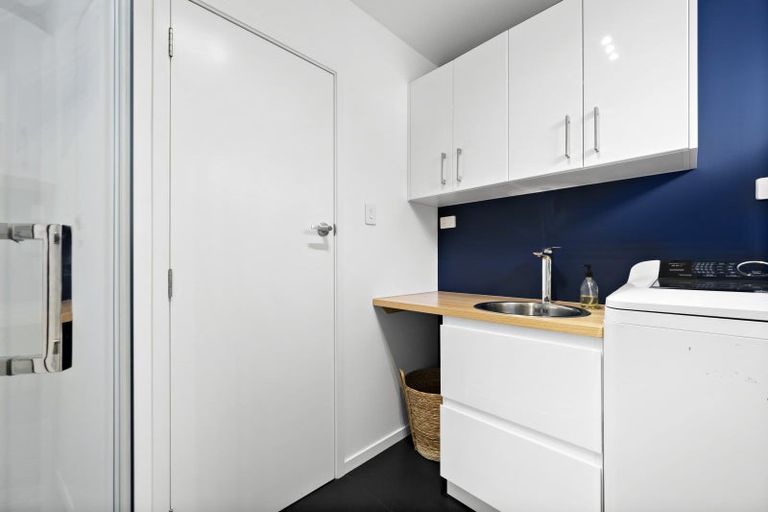 Photo of property in 14 Beazley Avenue, Paparangi, Wellington, 6037