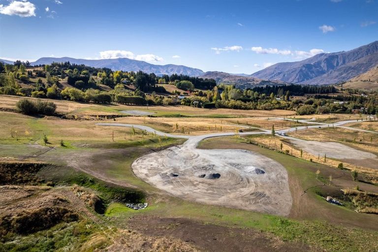 Photo of property in 37 Station Rise, Dalefield, Queenstown, 9371